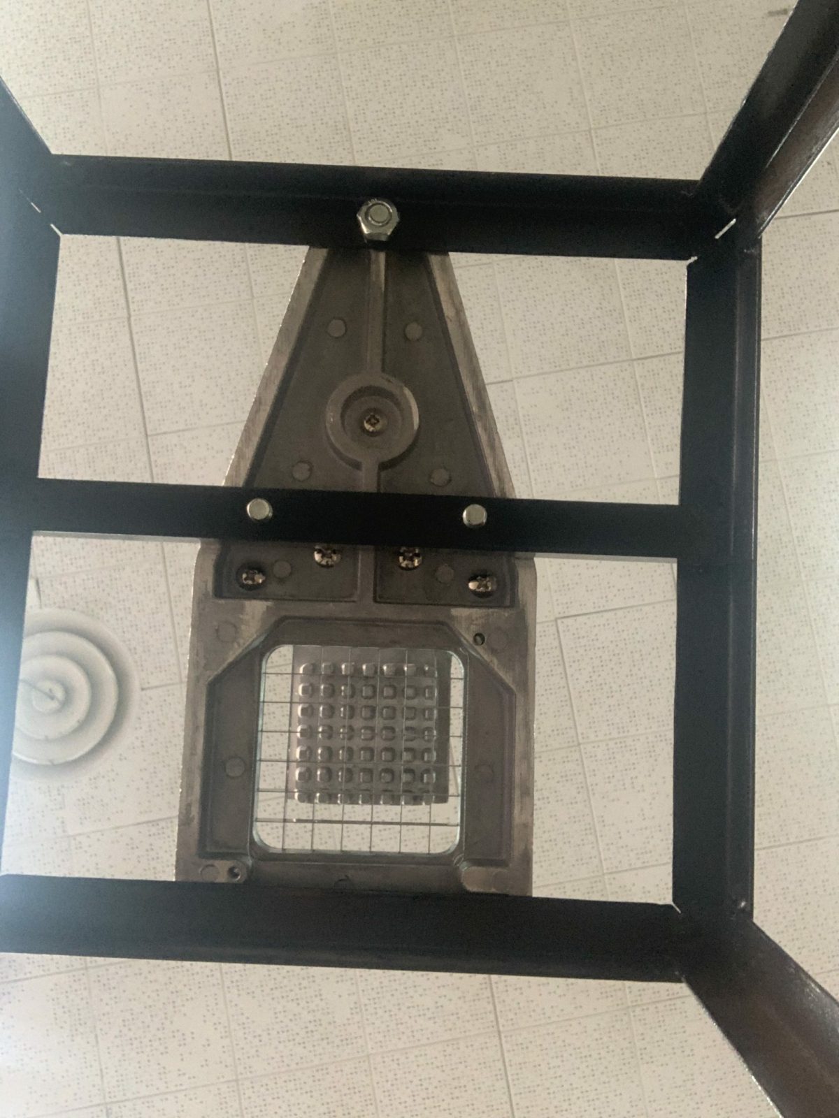 Chip Cutter Stand Medium 5 Chip Cutter Stand Medium - Image 5